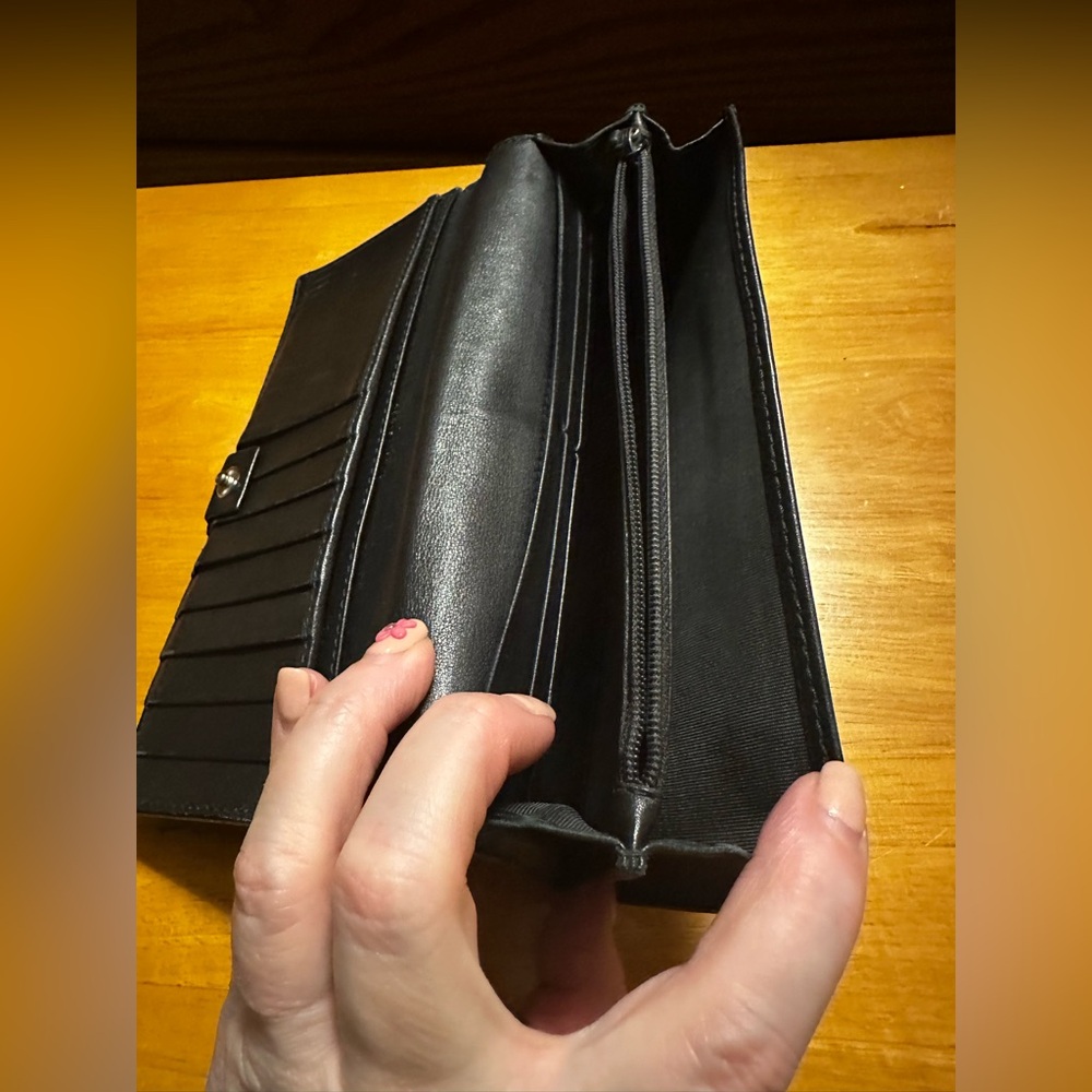 Gucci Black Embossed Leather Long Flap Wallet - Picture 11 of 12